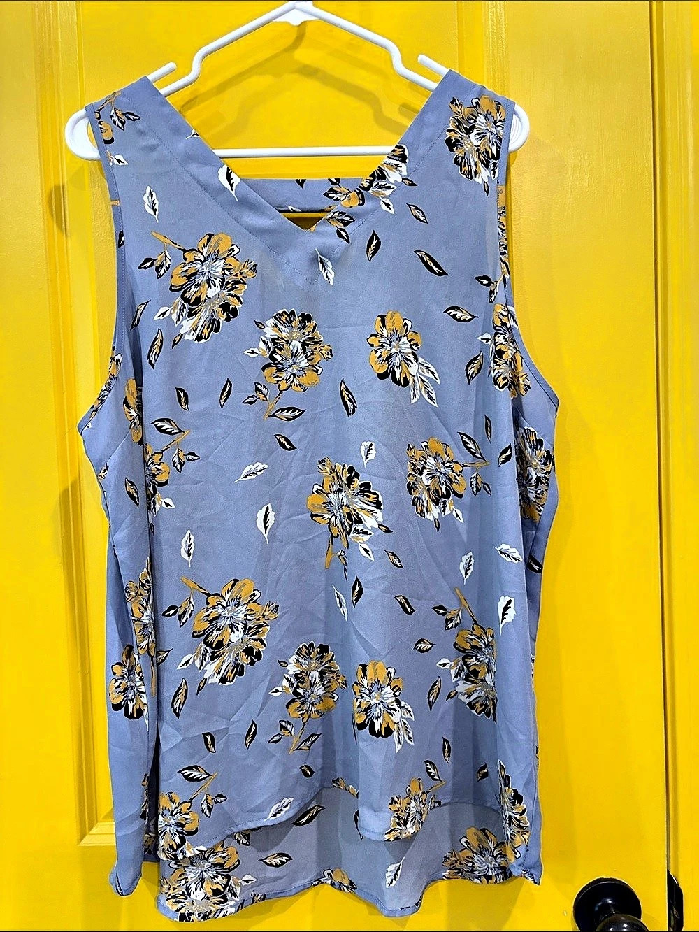 Maurices Floral Sleeveless Blouse in Blue & Yellow Size XXL